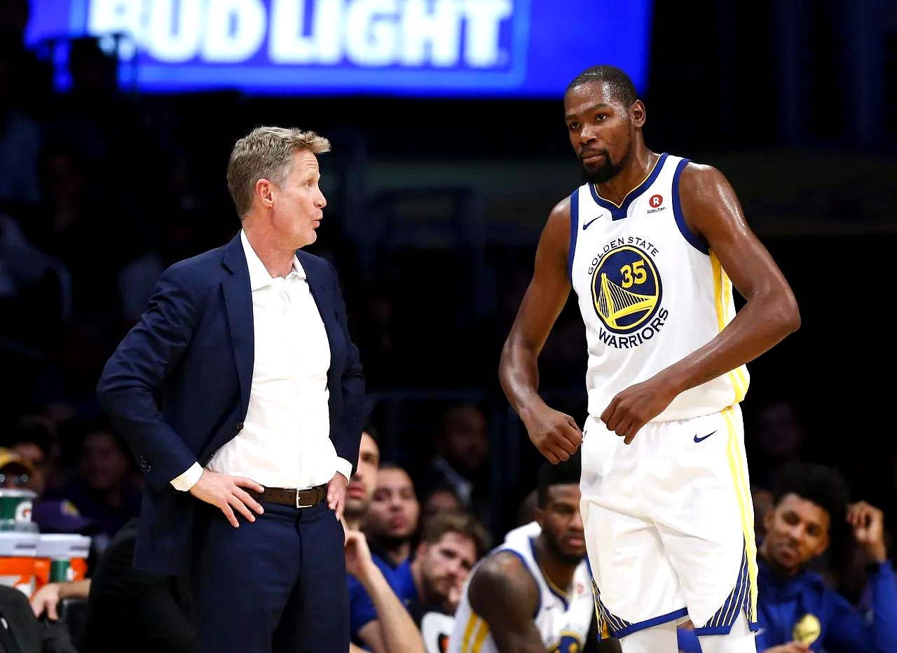 关于勇士球员公开质疑裁判判罚尺度，引争议，什么企业感觉.的信息